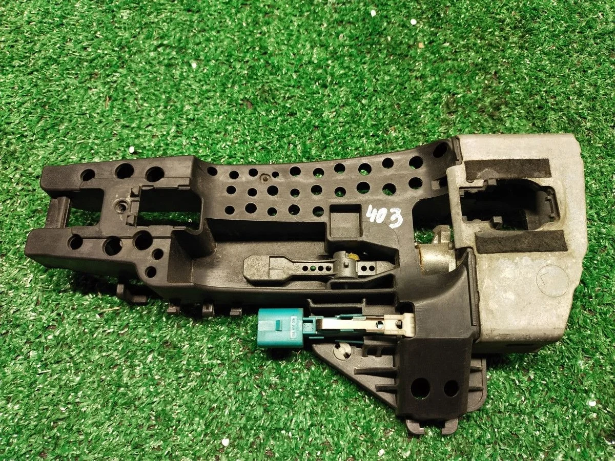 Кронштейн ручки двери передней левой Audi A6 C7