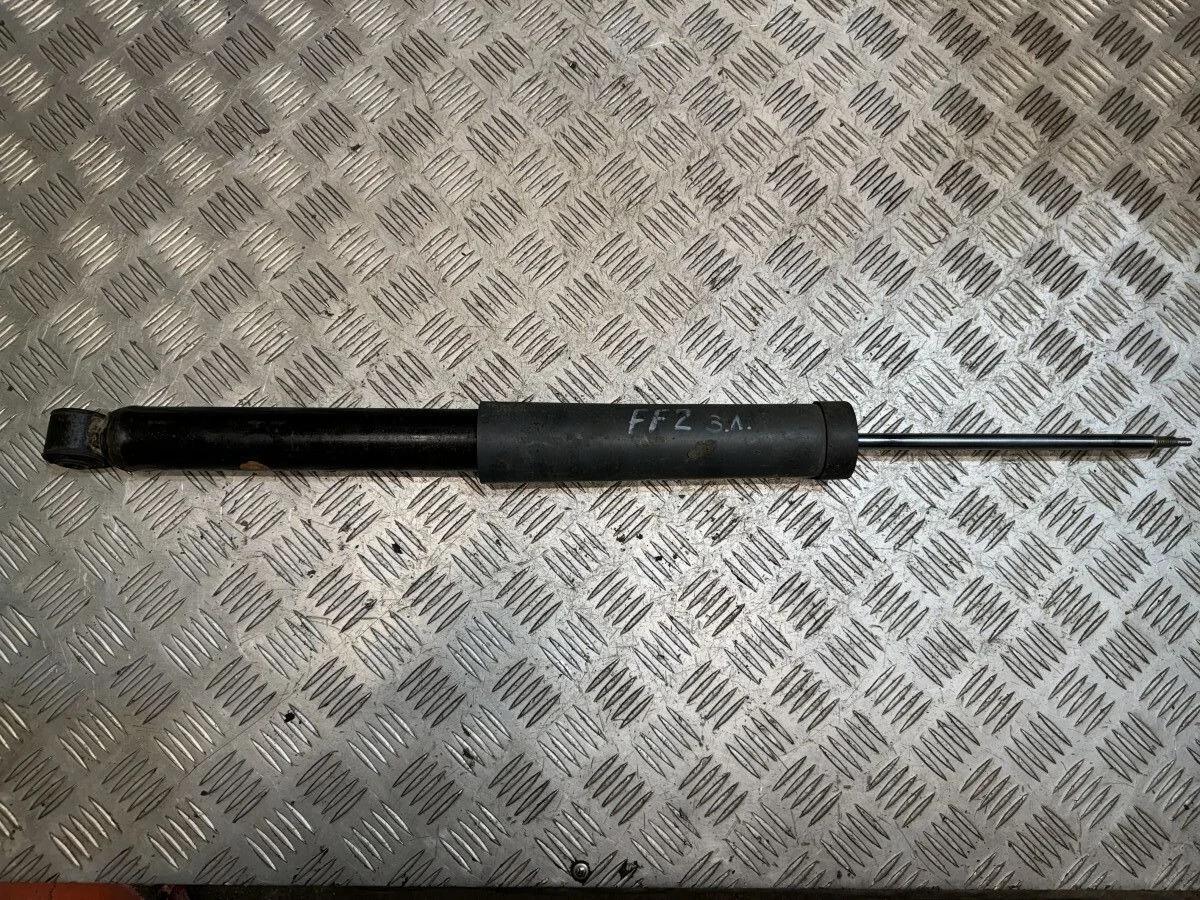 амортизатор задний левый на Ford Focus 2