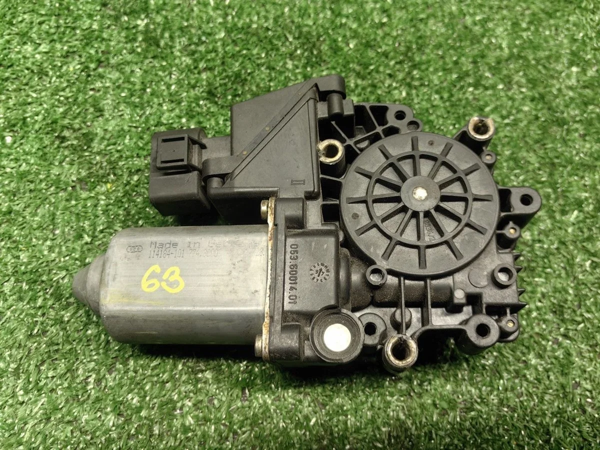 Моторчик стеклоподъемника audi A6 C5 задний левый