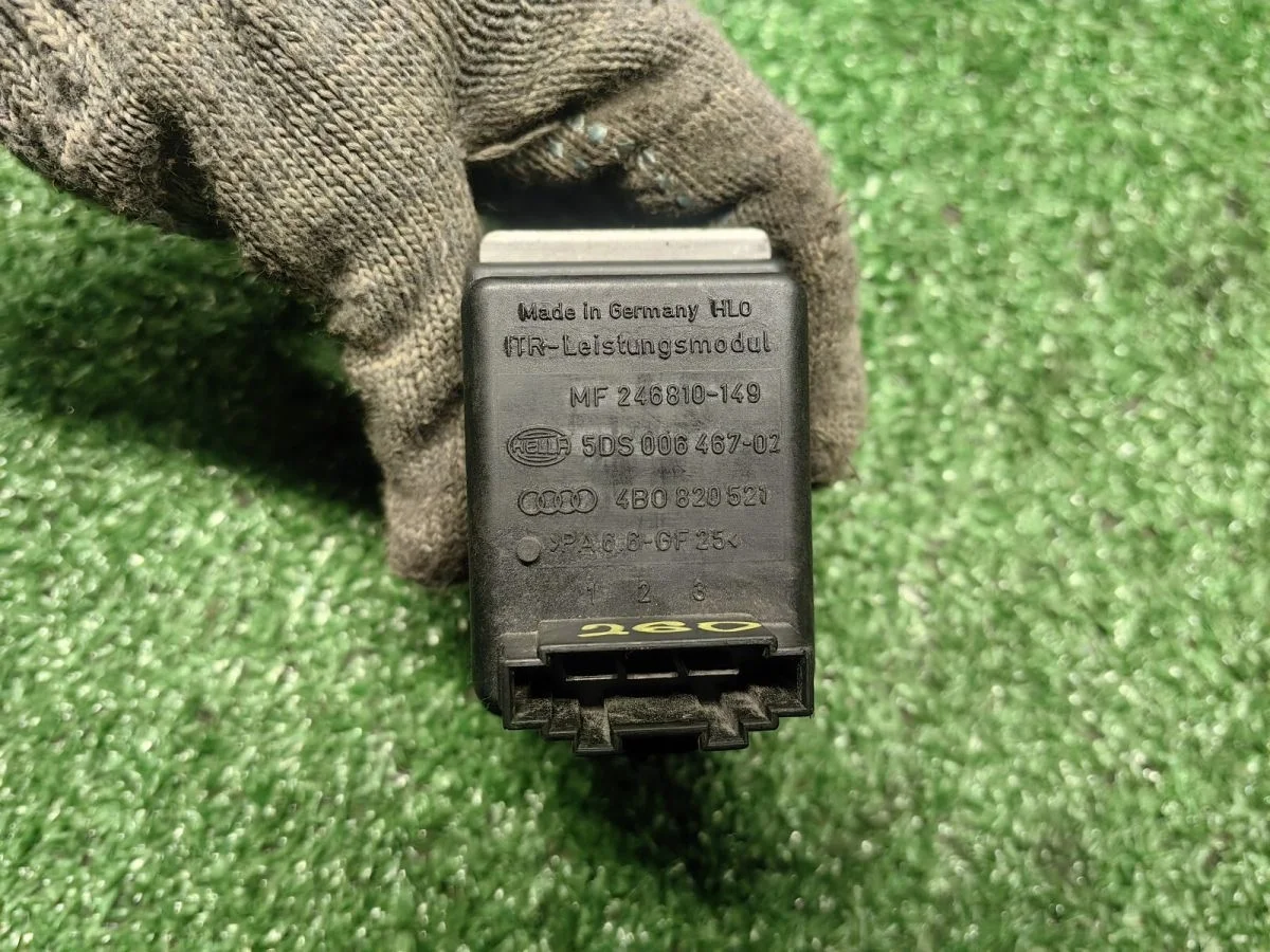 Резистор отопителя Audi A6 C5