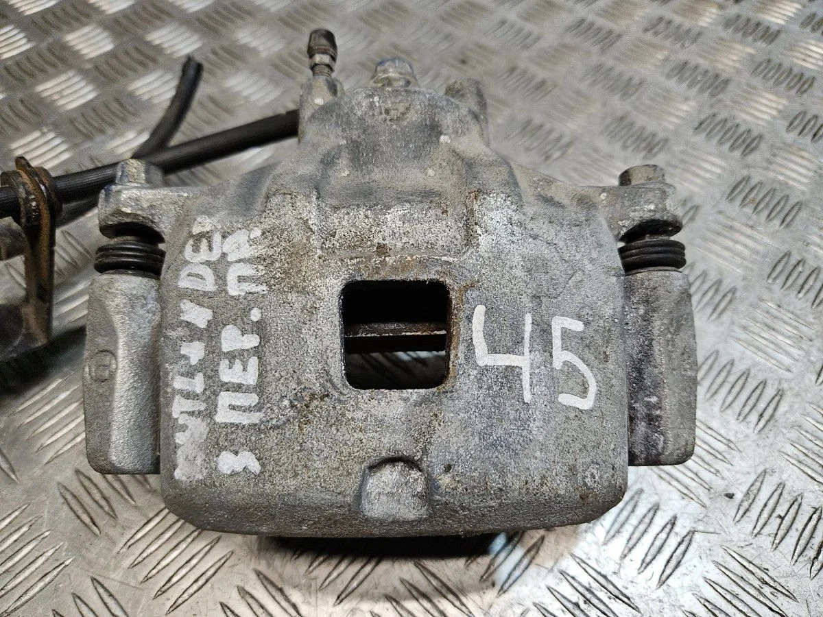 Суппорт передний правый на Mitsubishi Ourlander 3