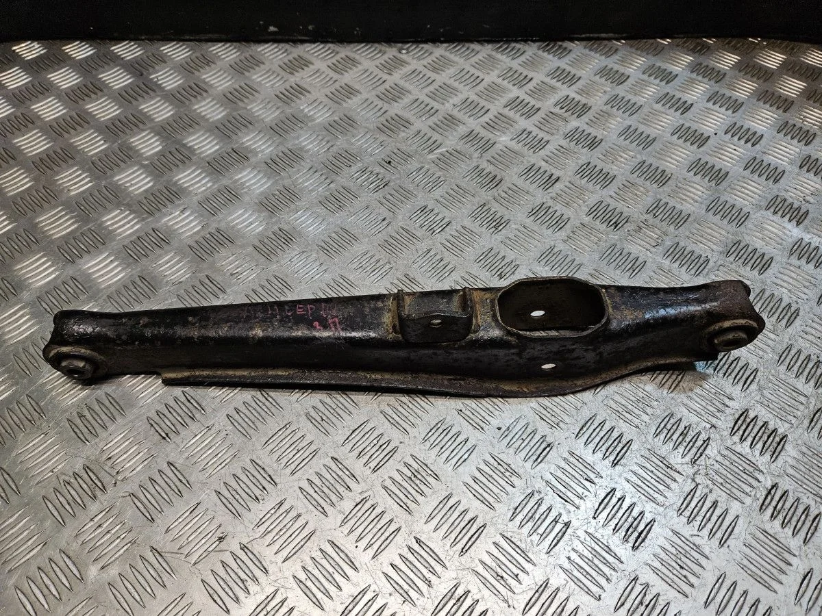 Рычаг задний правый Mitsubishi Lancer X