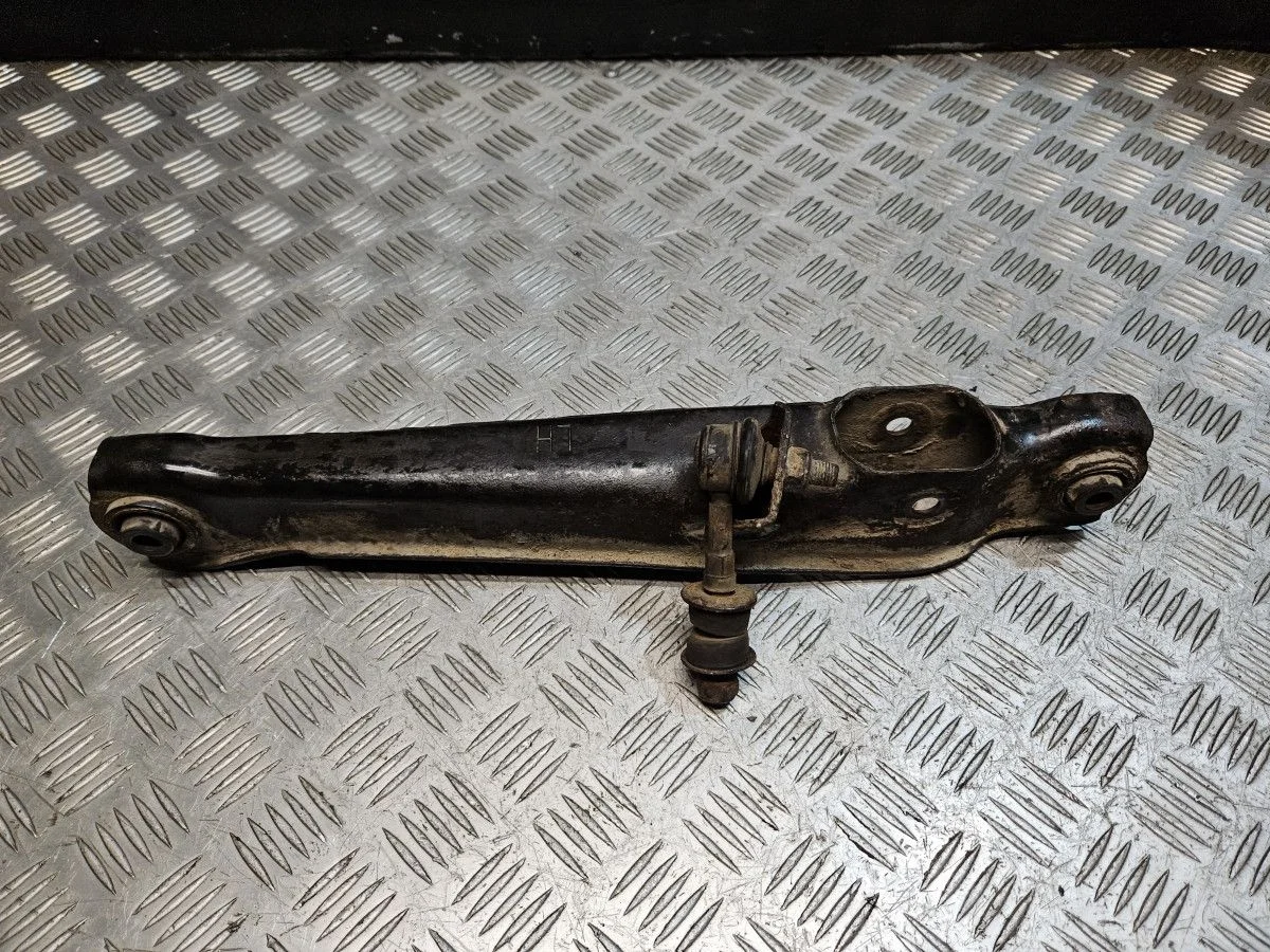 Рычаг задний нижний на Mitsubishi Carisma