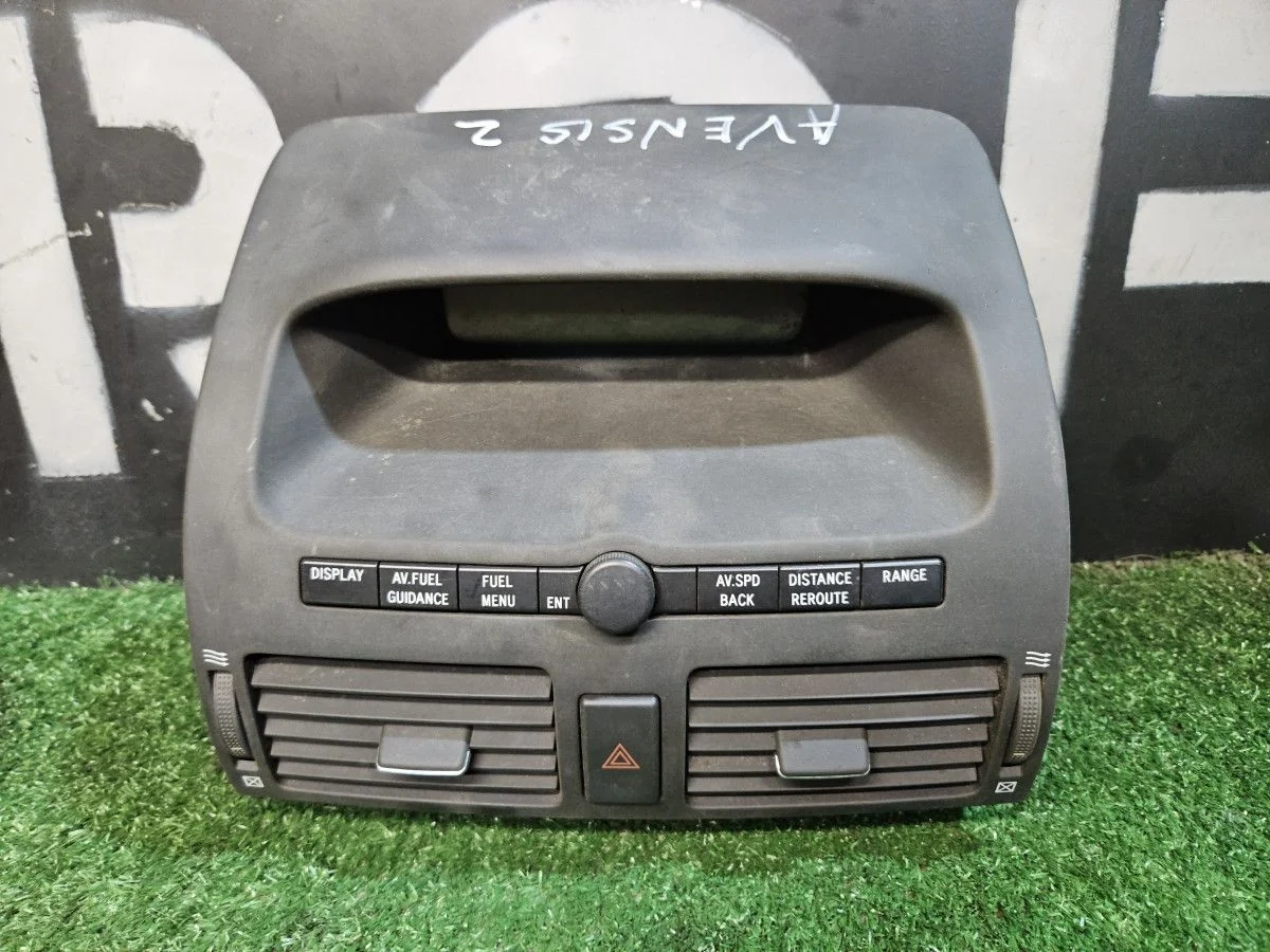 Консоль в сборе на Toyota Avensis T250