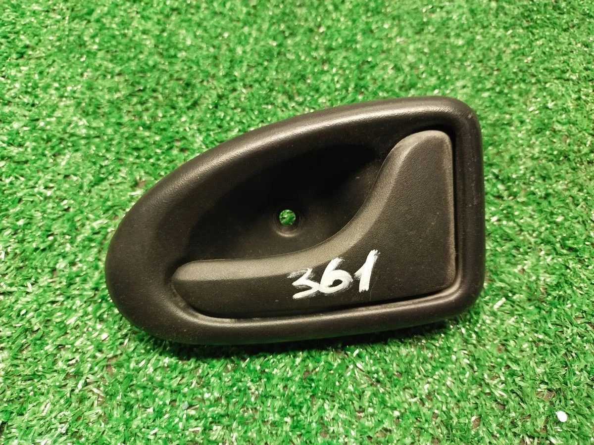 Ручка двери внутренняя правая Renault Logan