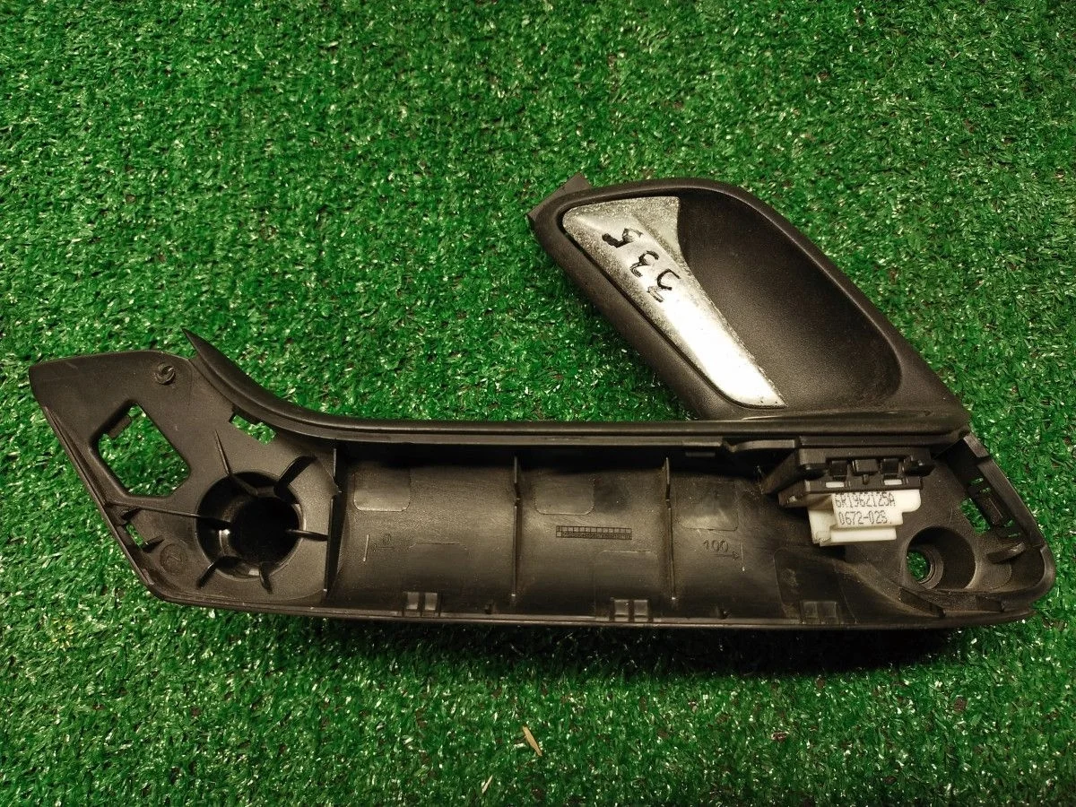 Ручка двери передней внутренняя левая Volkswagen