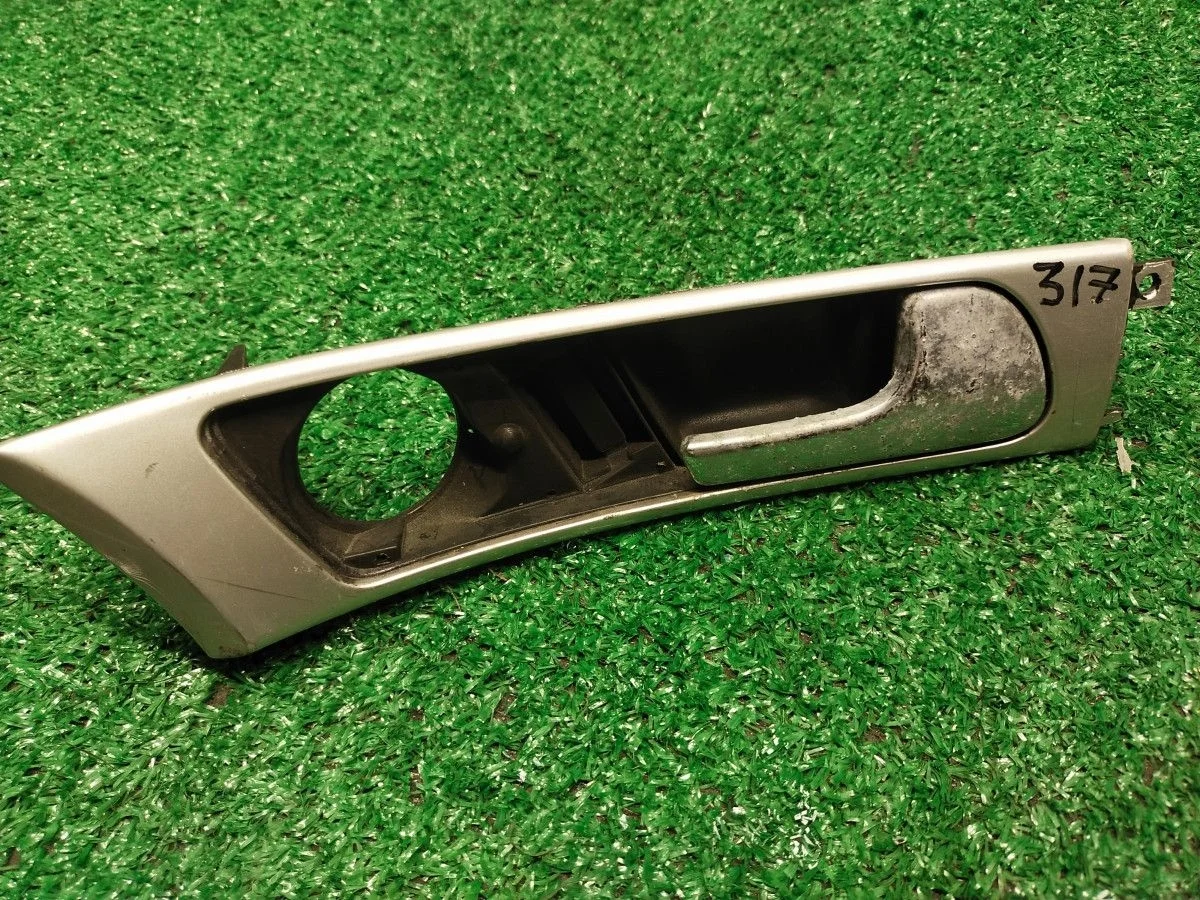 Ручка двери внутренняя правая Audi A6 C5