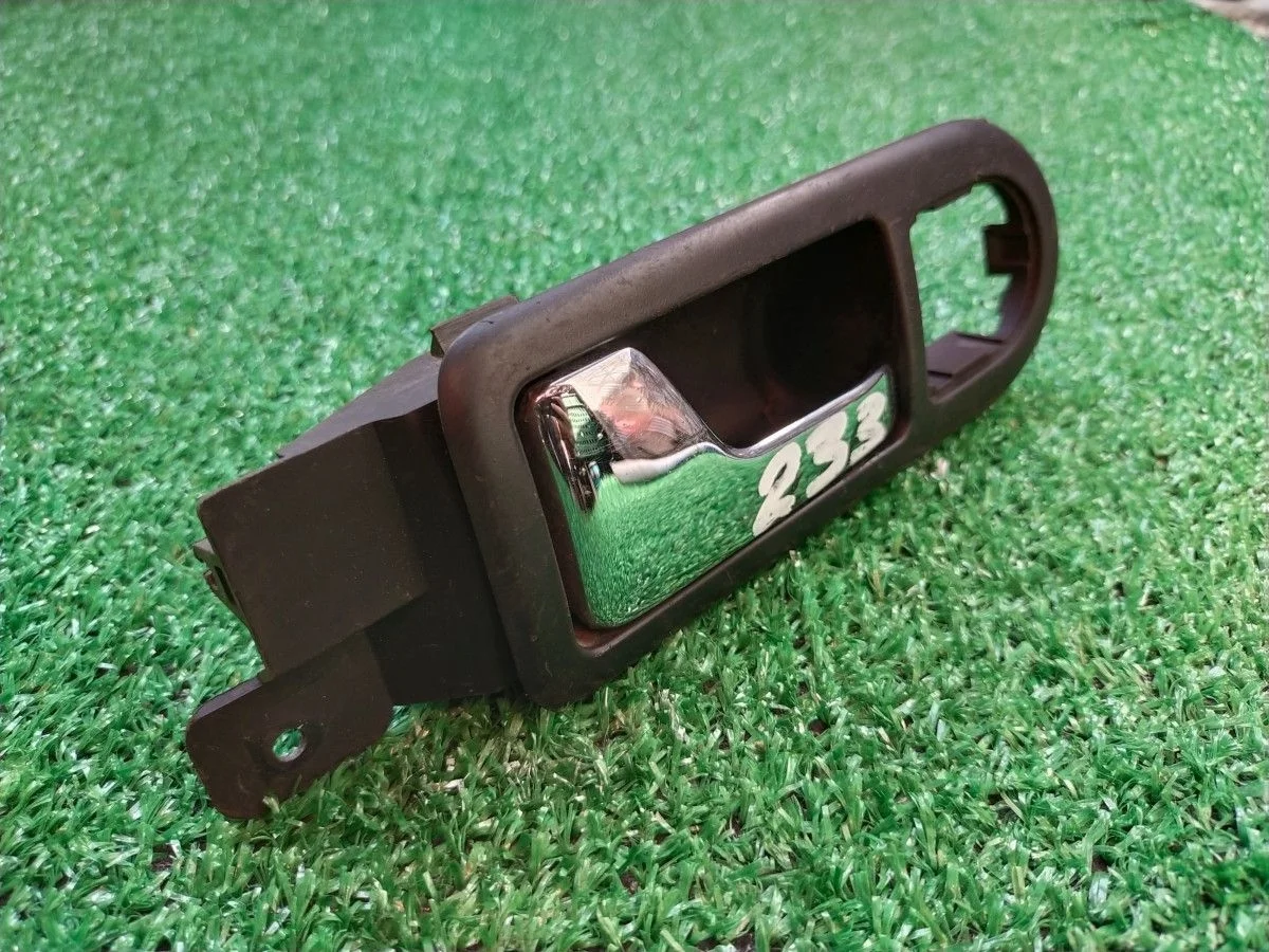 Ручка двери внутренняя левая Volkswagen Passat