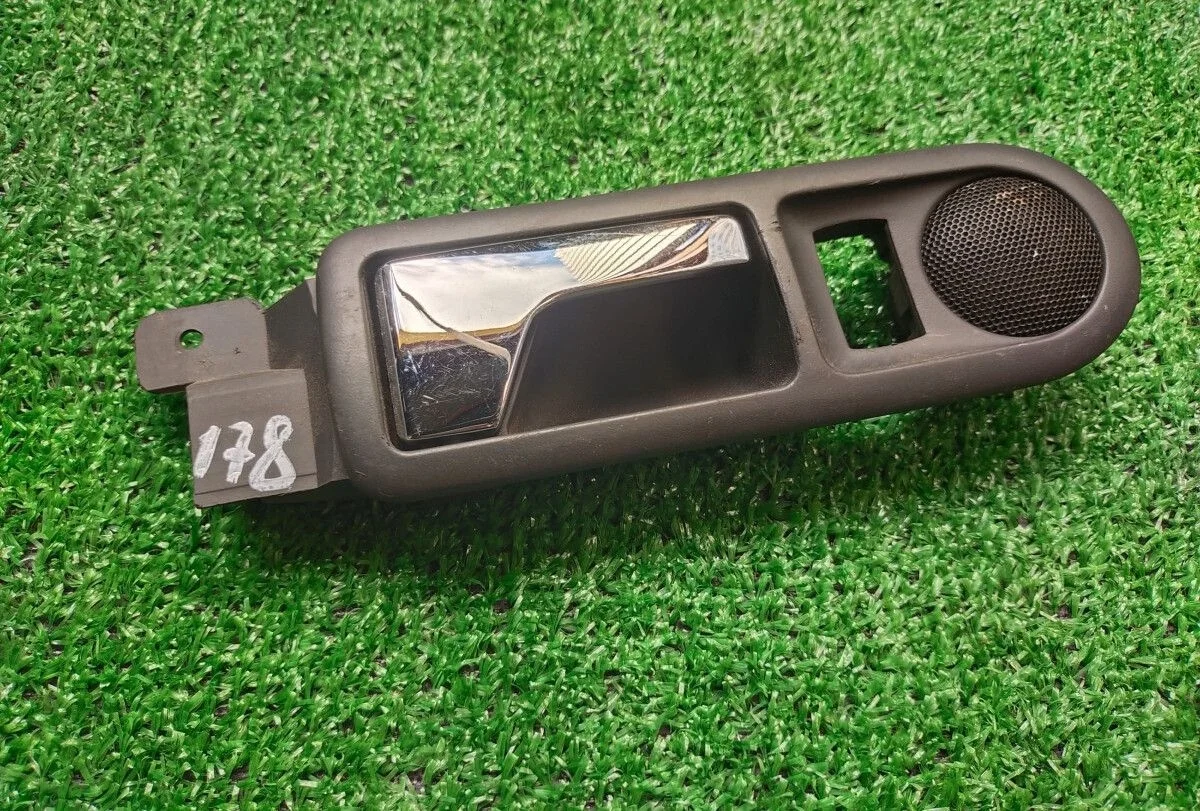 Ручка двери задней правой внутренняя Volkswagen