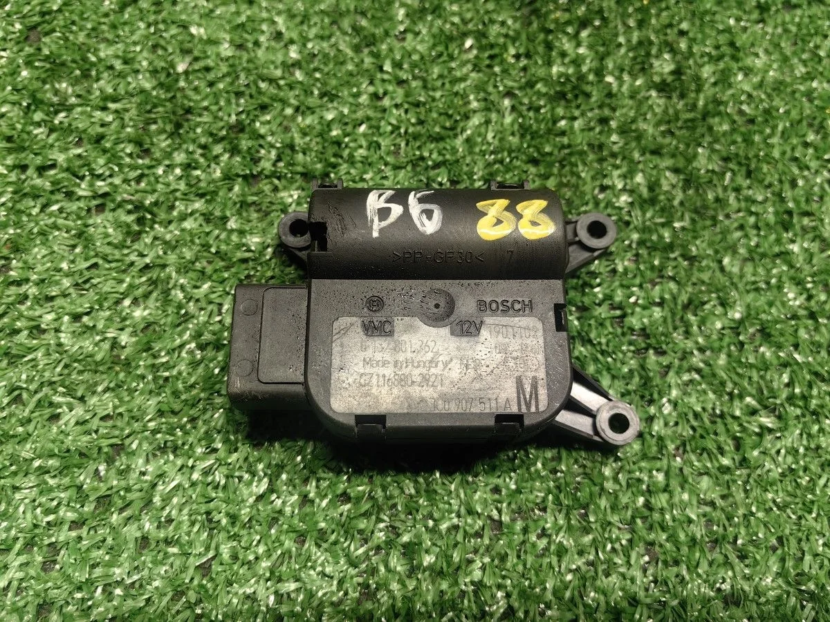 Моторчик заслонки печки VW Passat B6