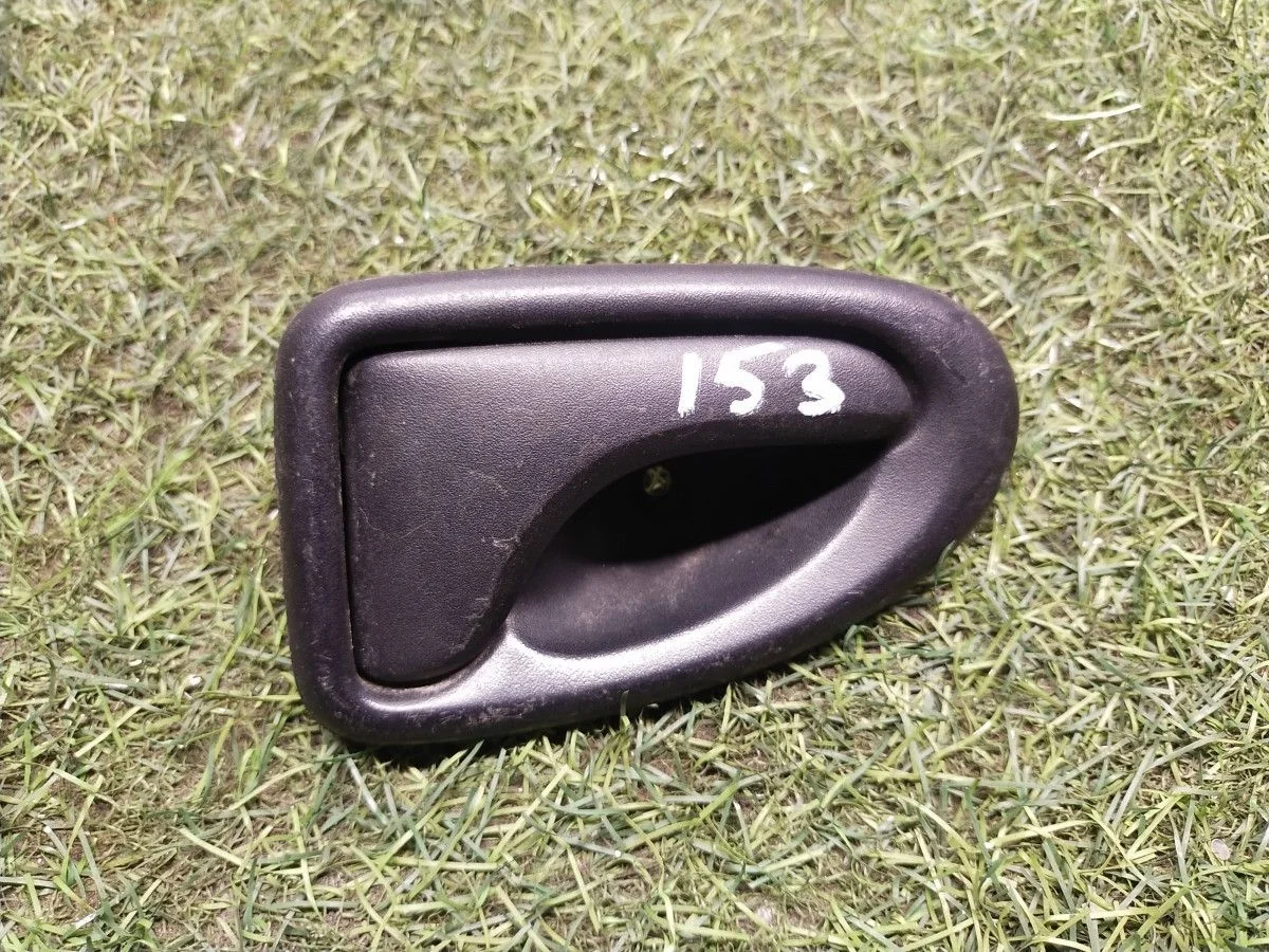 Ручка двери внутренняя правая Renault Logan