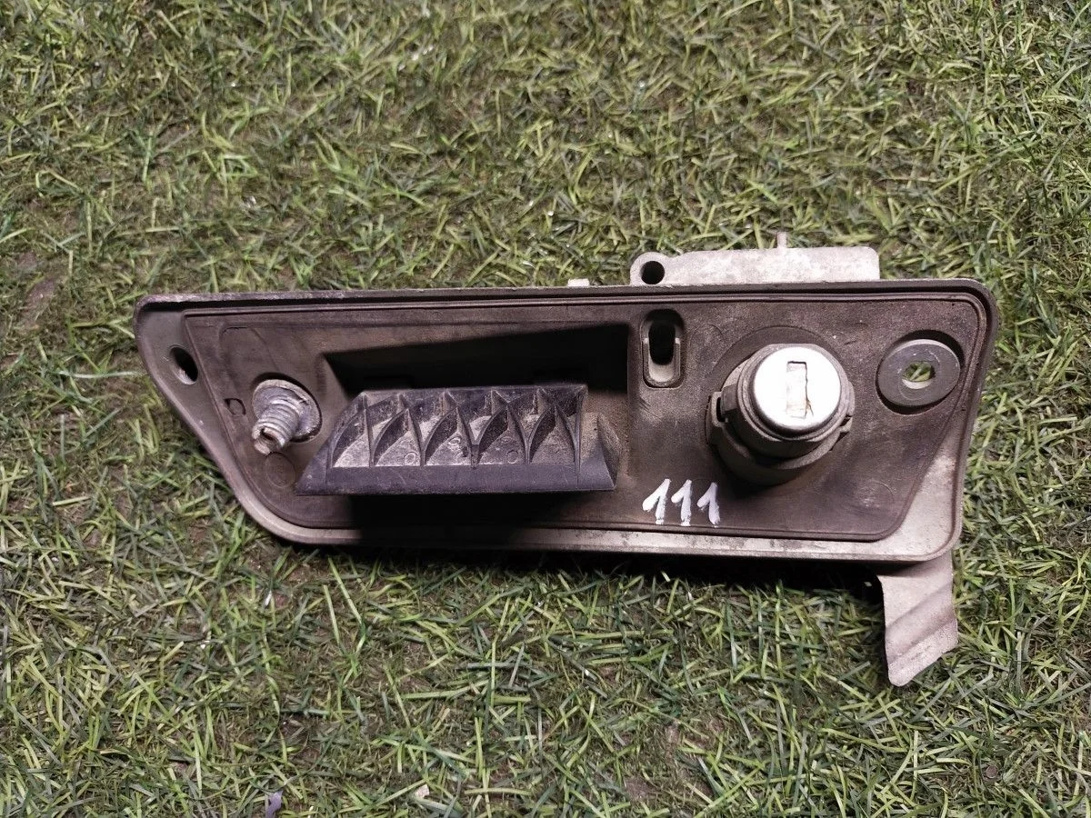 Ручка двери багажника Volkswagen Caddy