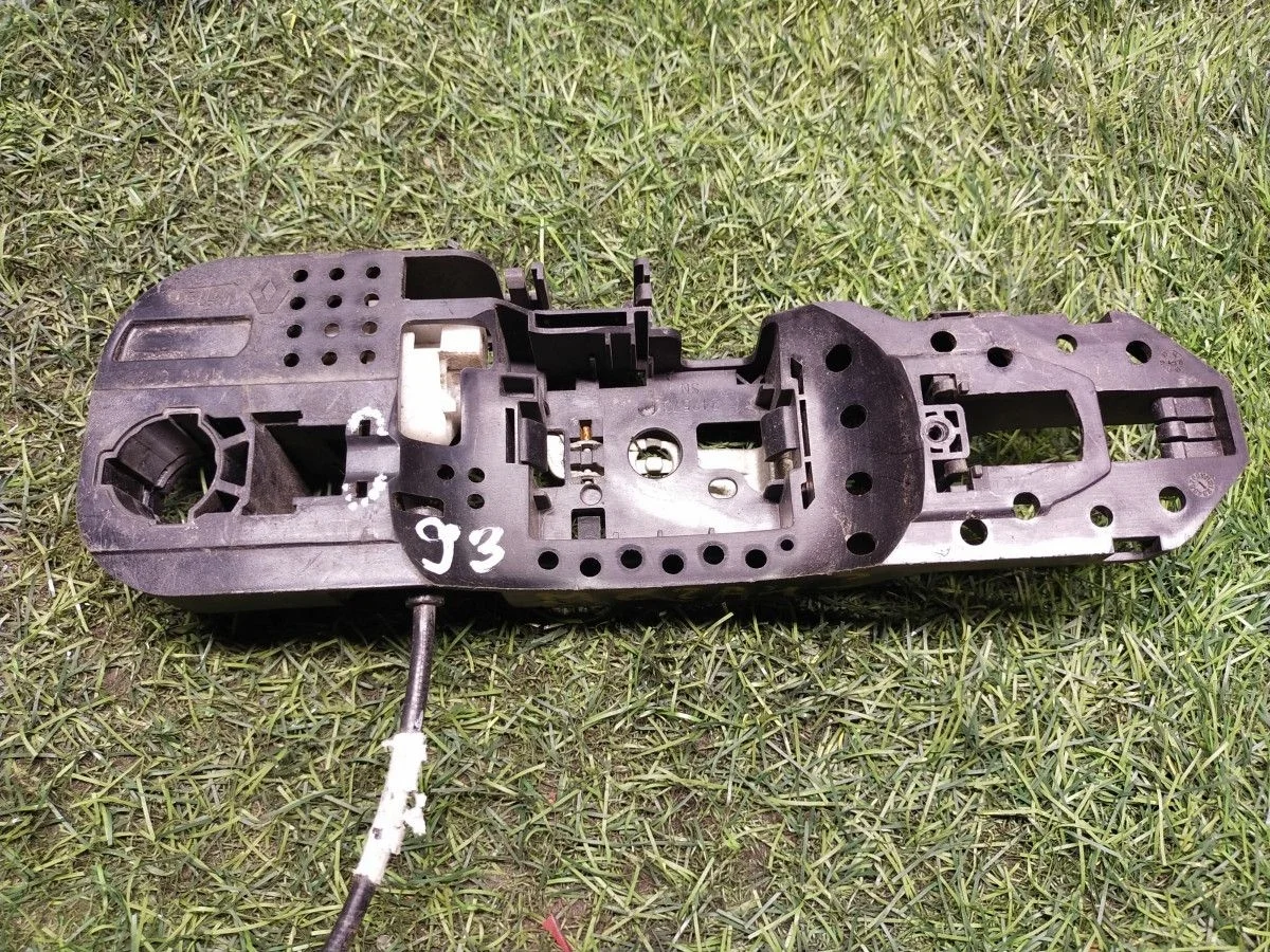 Кронштейн ручки Renault Fluence