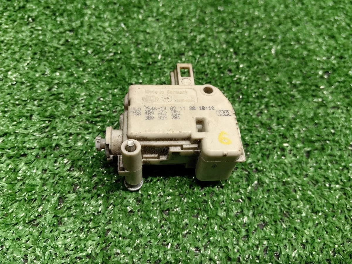 Активатор замка багажника Ауди А6 С5