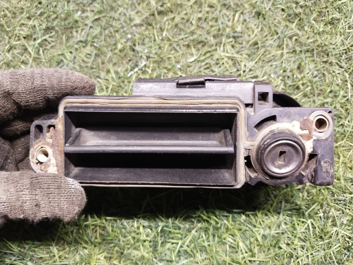 Ручка открывания багажника Mercedes E-Class