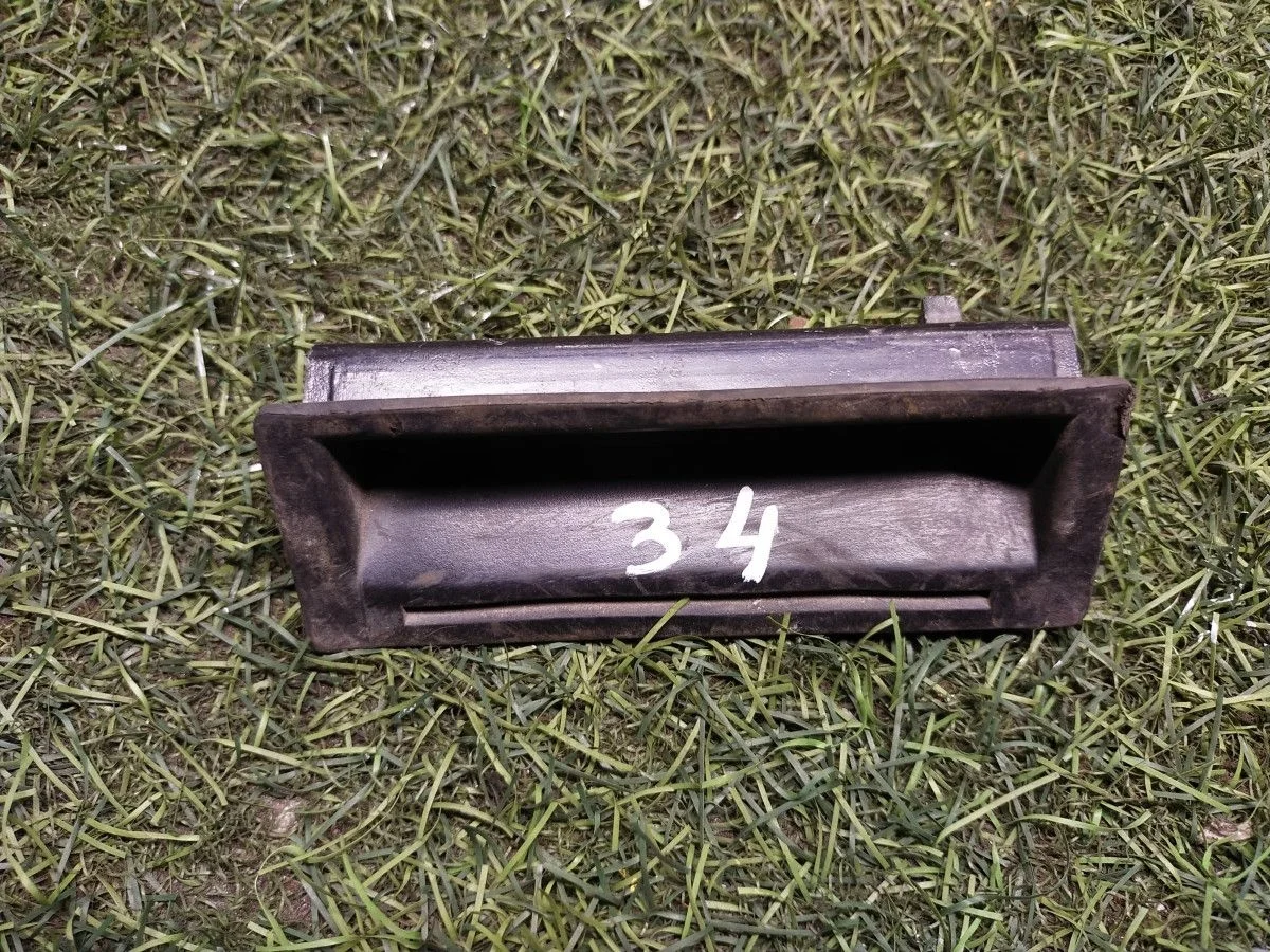 Ручка двери багажника наружная Volkswagen Touareg