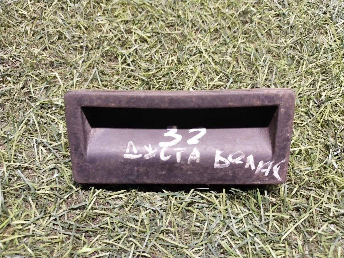 Кнопка открывания багажника Volkswagen Jetta