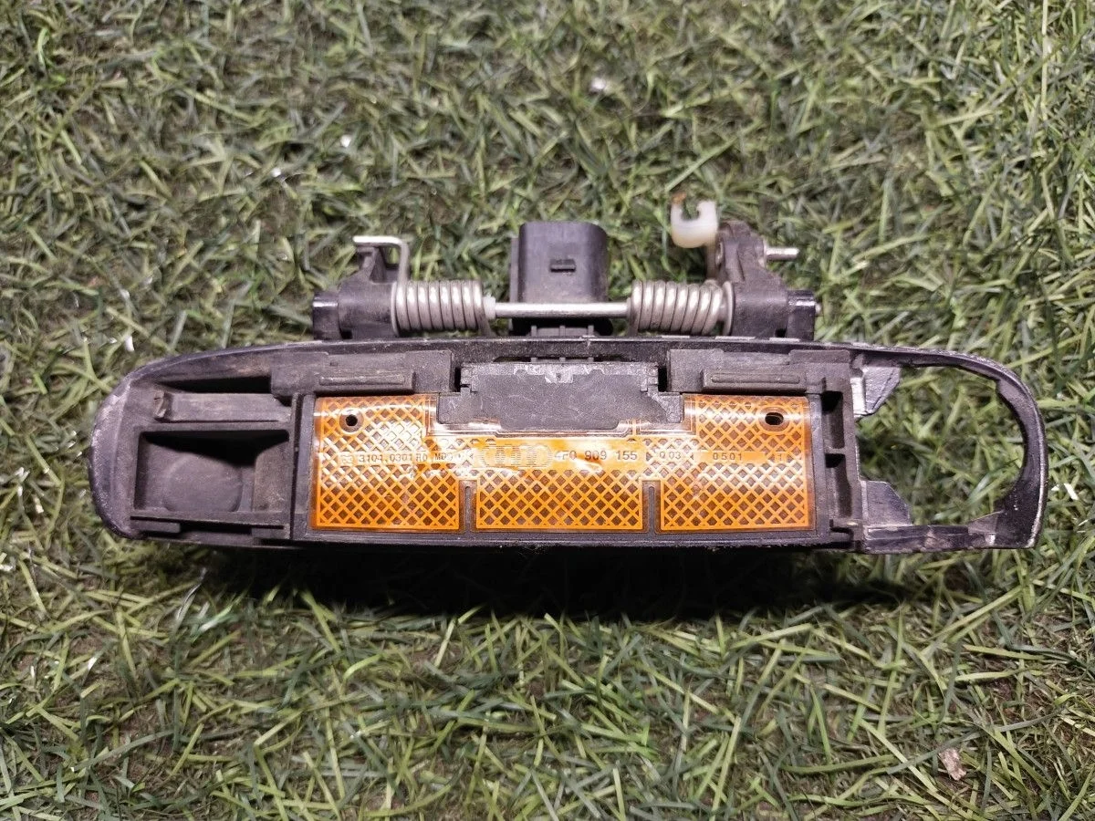 Ручка двери задней левой Audi A6 C6