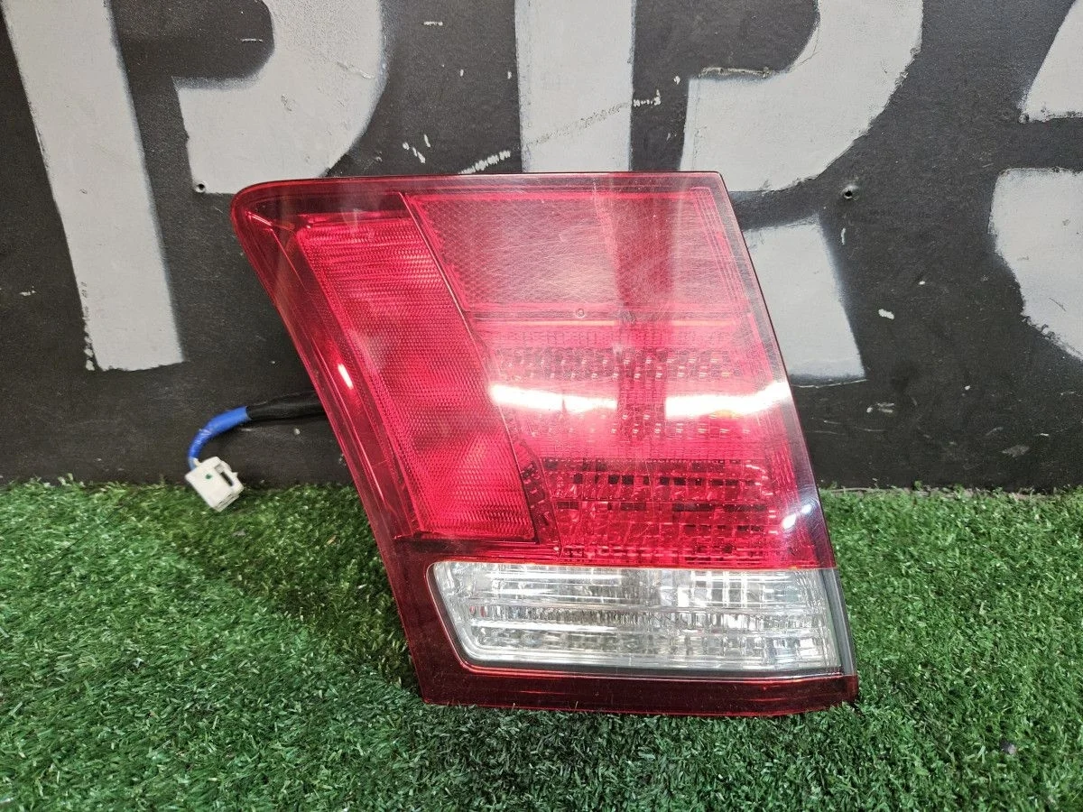 Фонарь левый на Lexus LS460L