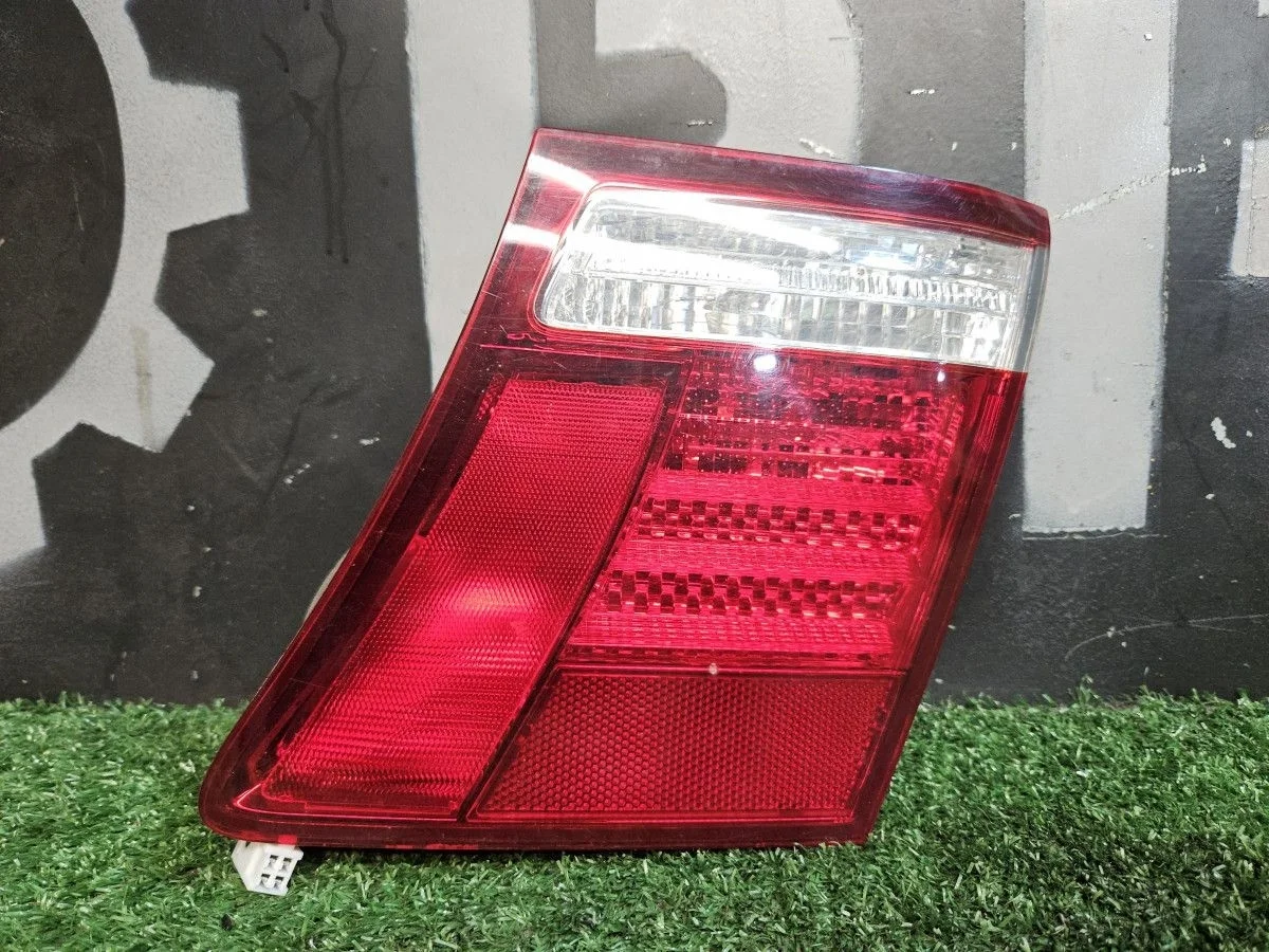 Фонарь правый на Lexus LS460L