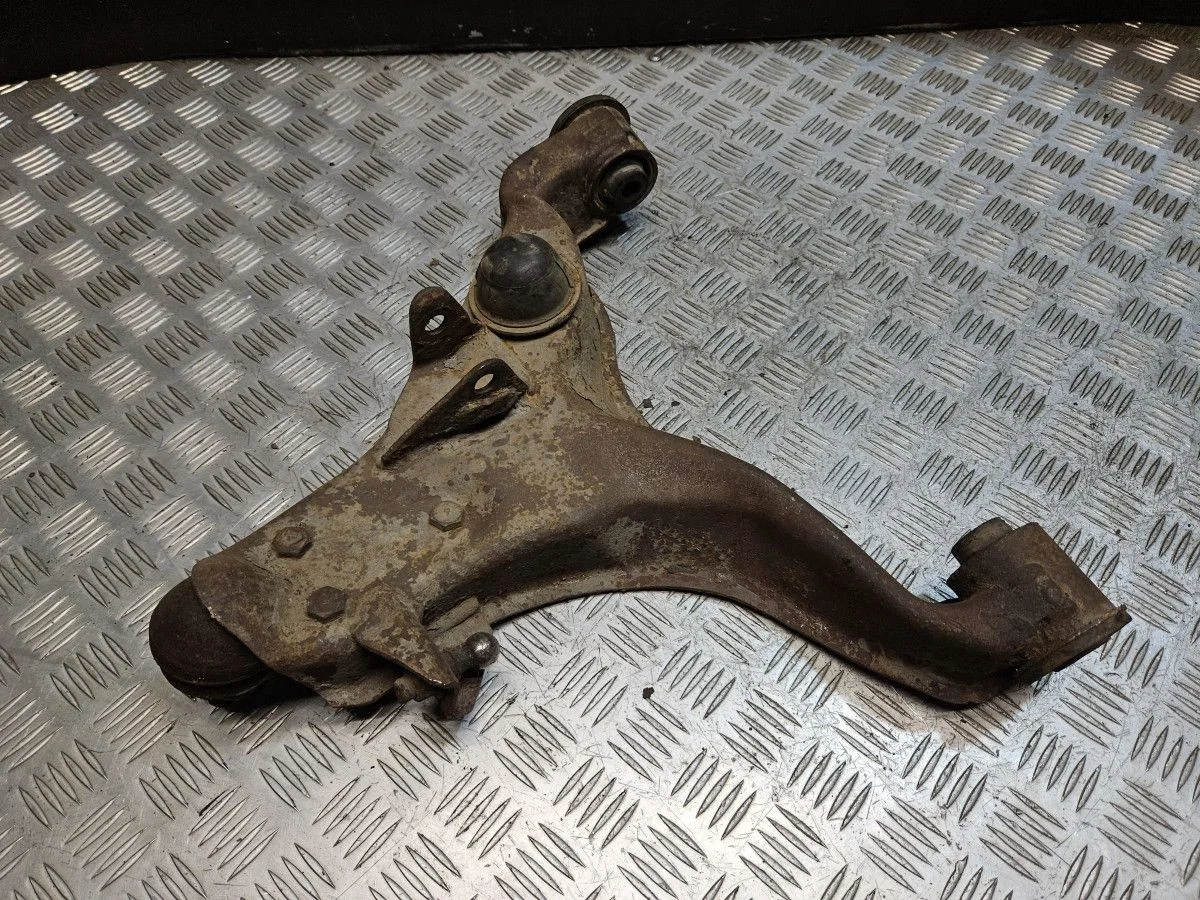 Рычаг передний левый на Pajero 3