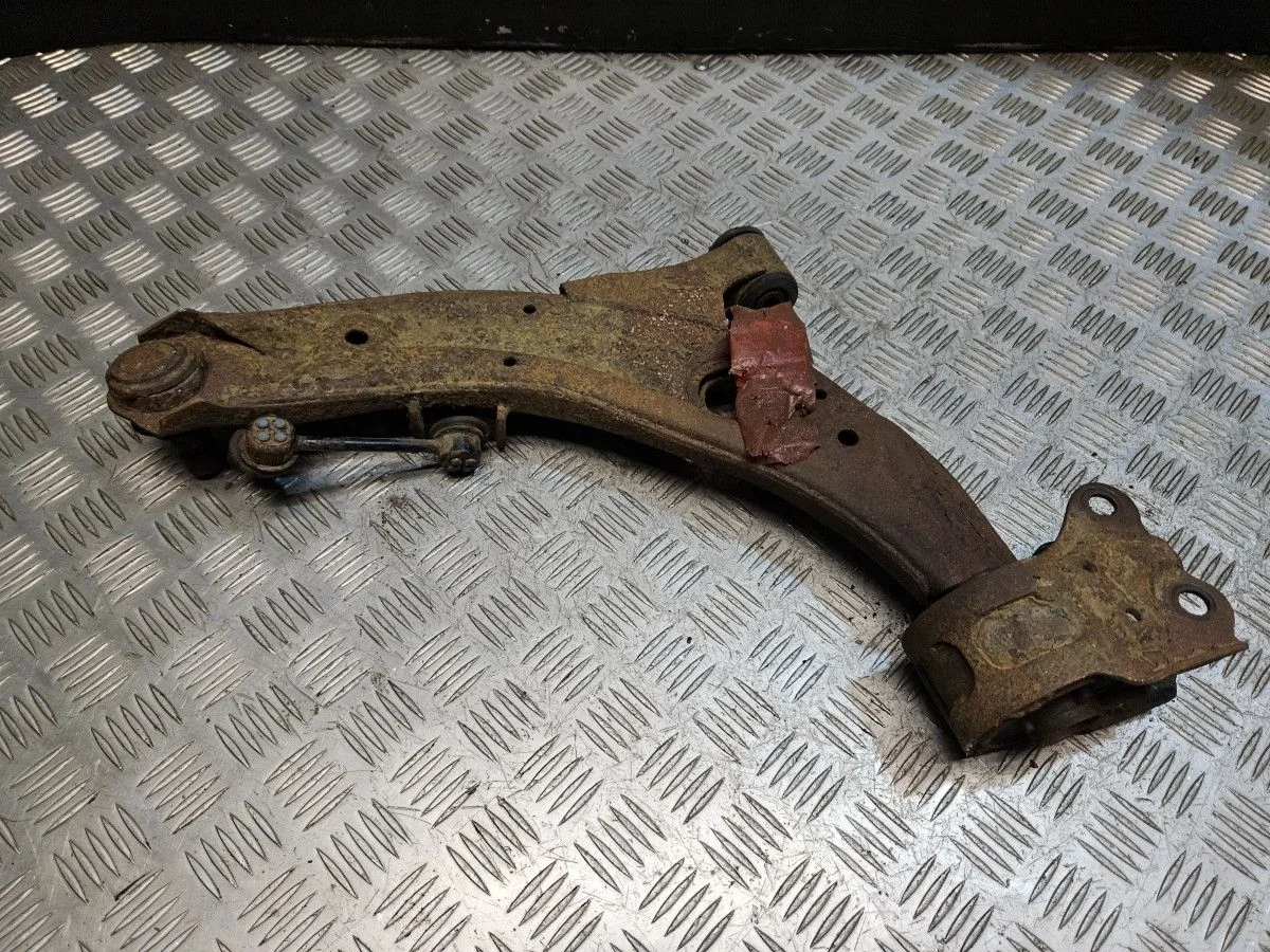 Рычаг передний правый на Mazda CX-7