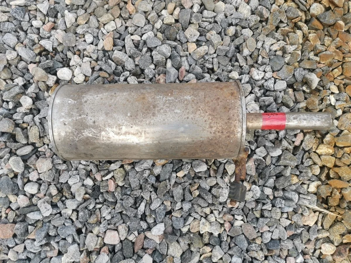 Глушитель основной Renault Logan с дефектом трубы