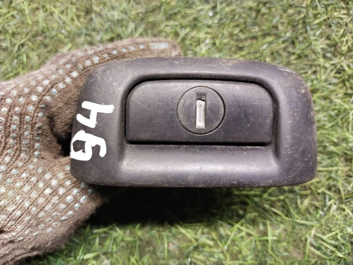 Кнопка открывания багажника Renault Symbol