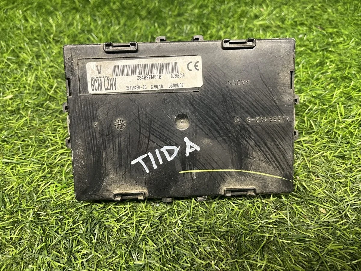 Блок комфорта Nissan Tiida C11