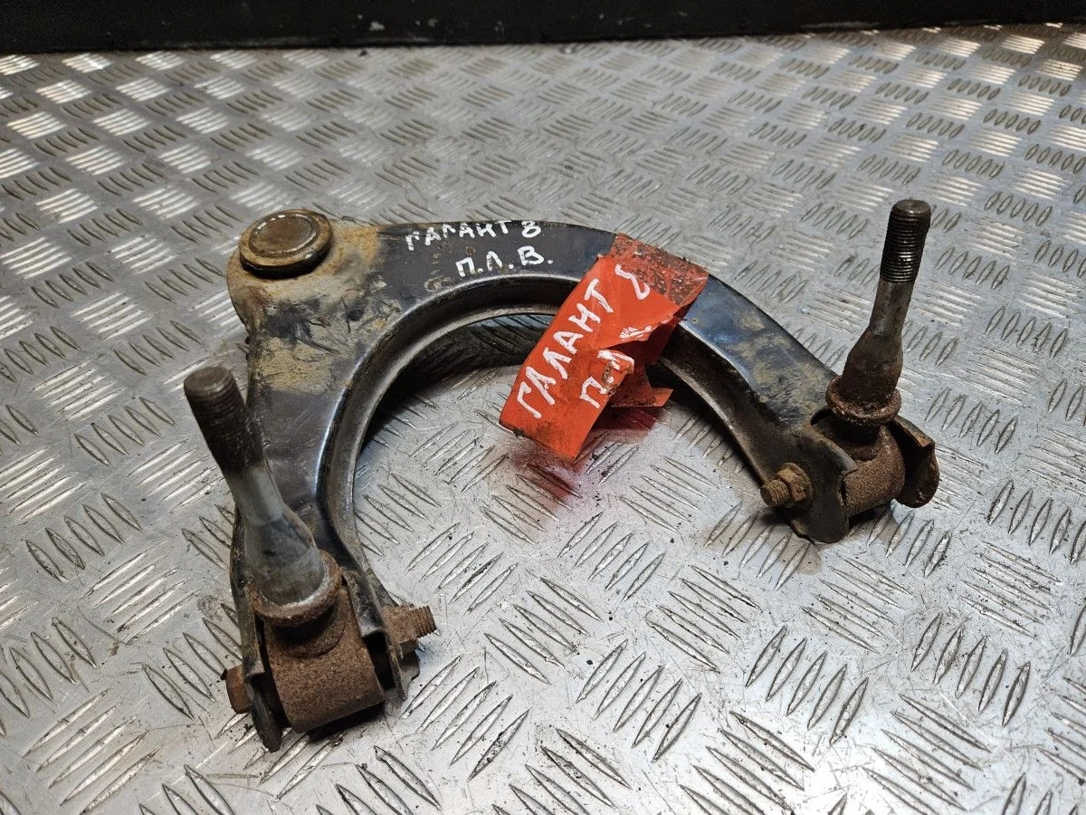 Рычаг передний левый на Mitsubishi Galant 8