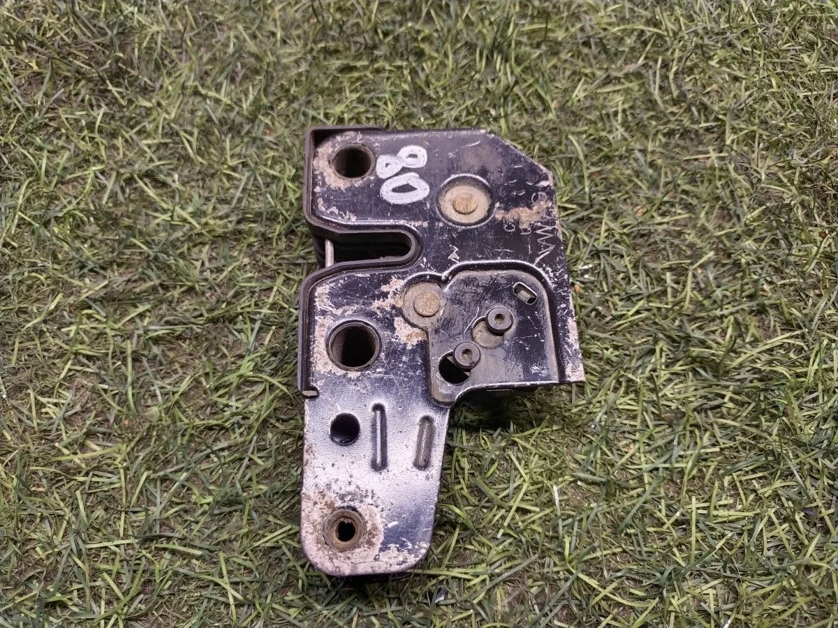 Замок капота Volkswagen Caddy