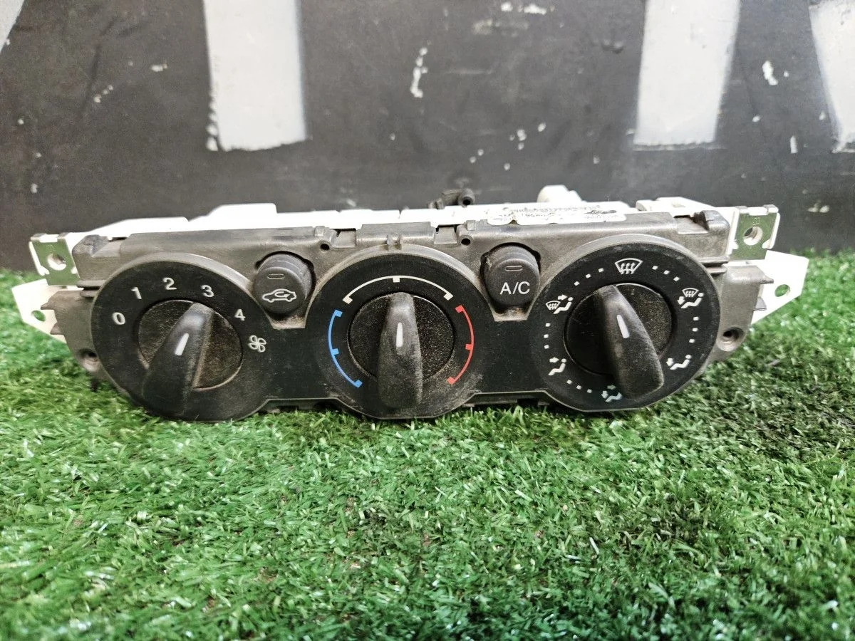 Блок управления климат-контролем Ford Focus