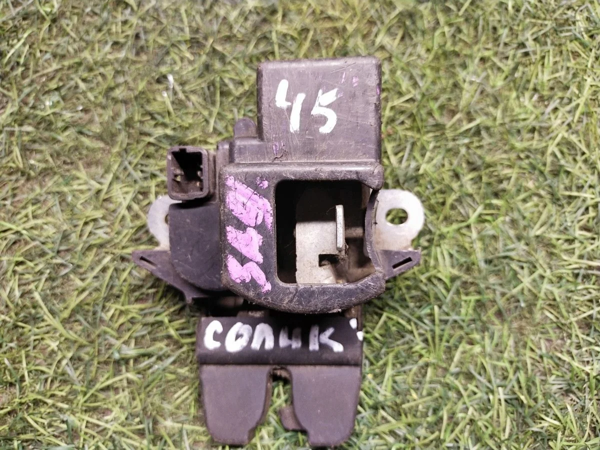 Замок багажника Hyundai Solaris