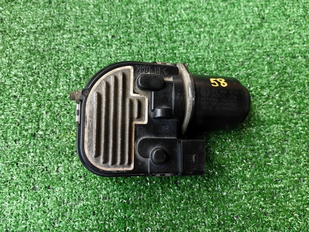 Моторчик стеклоочистителя Volkswagen Passat B6