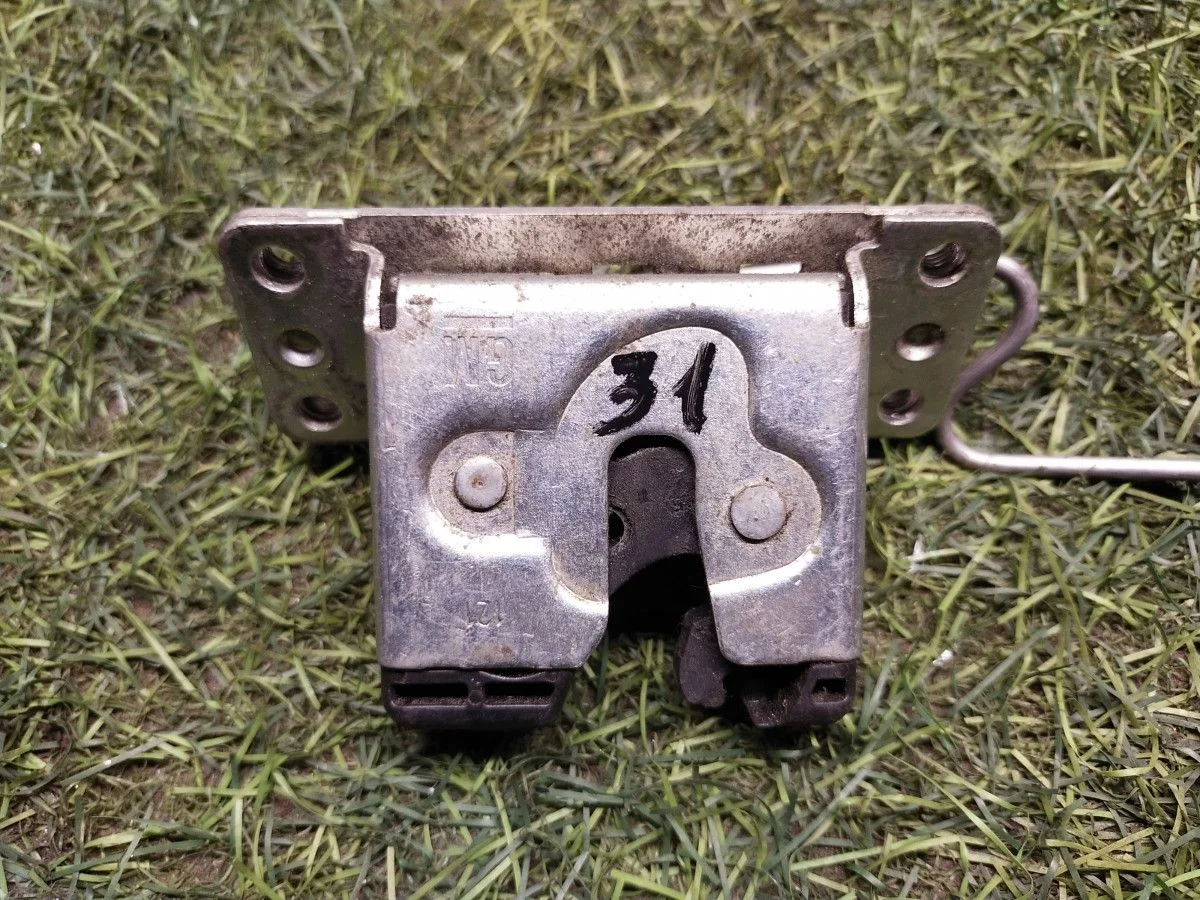 Замок крышки багажника Opel Meriva A