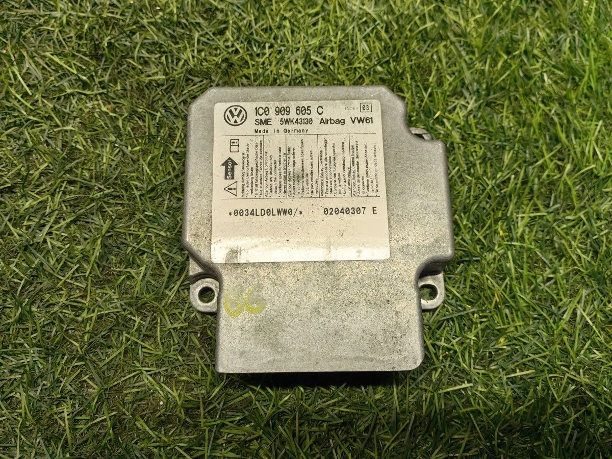 Блок управления AirBag Volkswagen Passat B5+