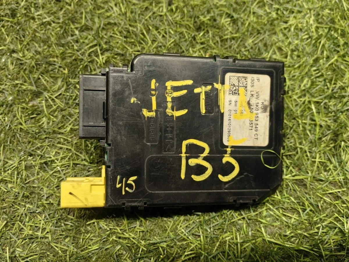 Блок подрулевых переключателей Volkswagen Jetta 5