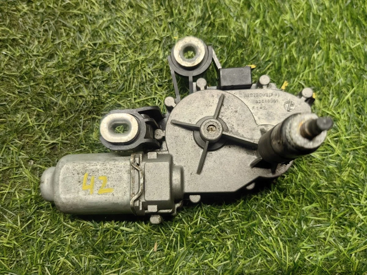 Моторчик стеклоочистителя Skoda Fabia 2