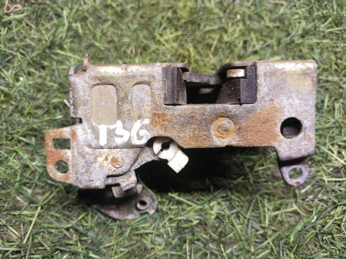 Замок двери задней правой Renault Logan