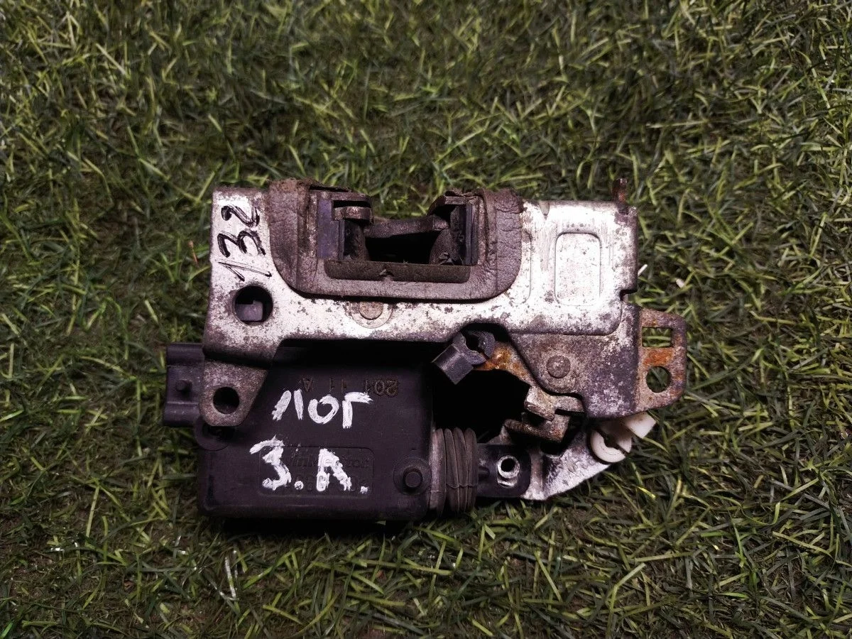 Замок двери задний левый Renault Logan