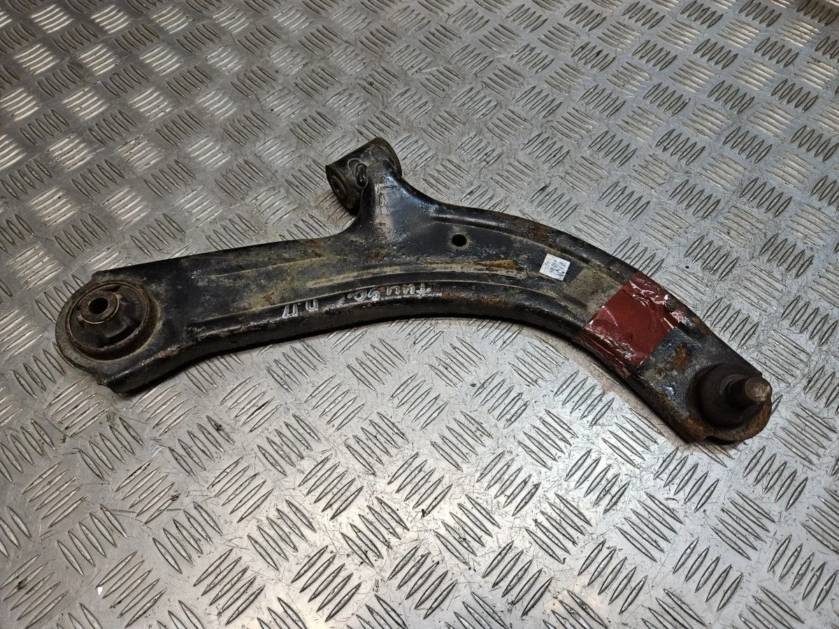 Рычаг передний правый Nissan Tiida C11