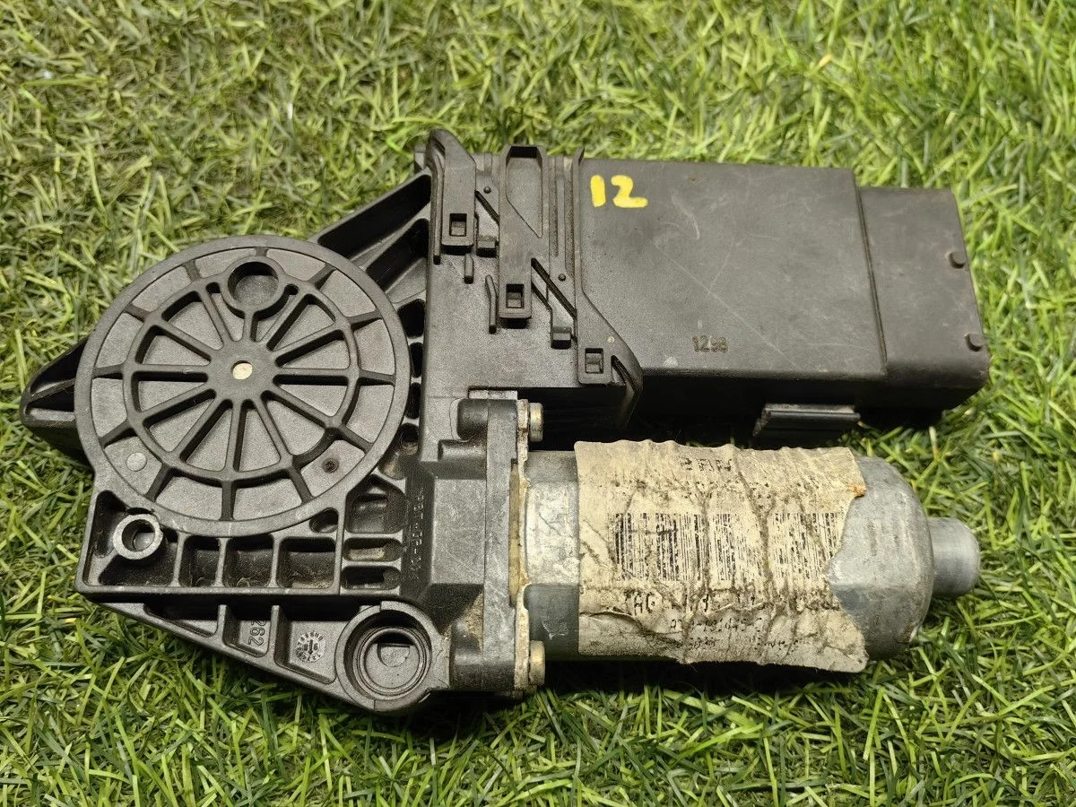 Моторчик стеклоподъёмника Volkswagen Passat B5