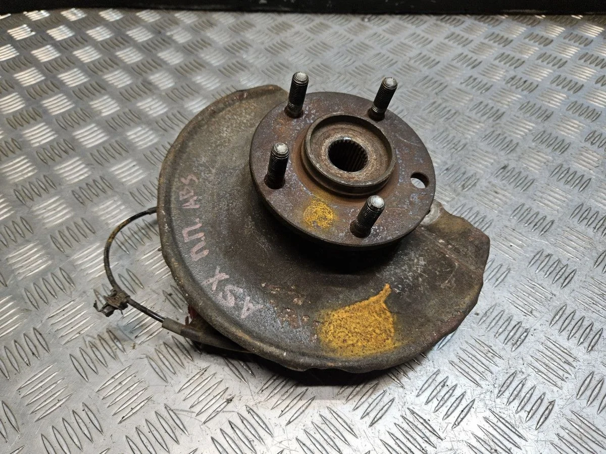 Кулак передний правый на Mitsubishi ASX