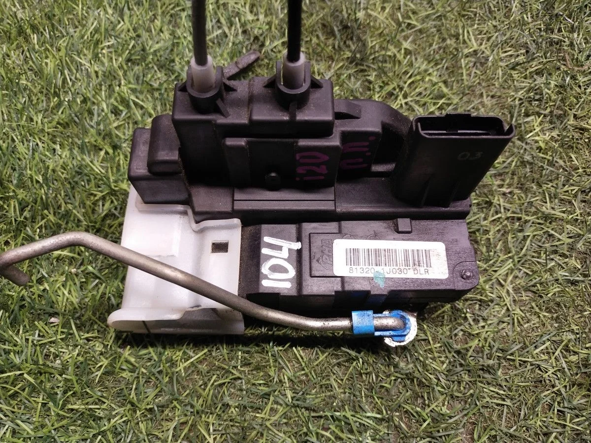 Замок двери передний правый Hyundai I20