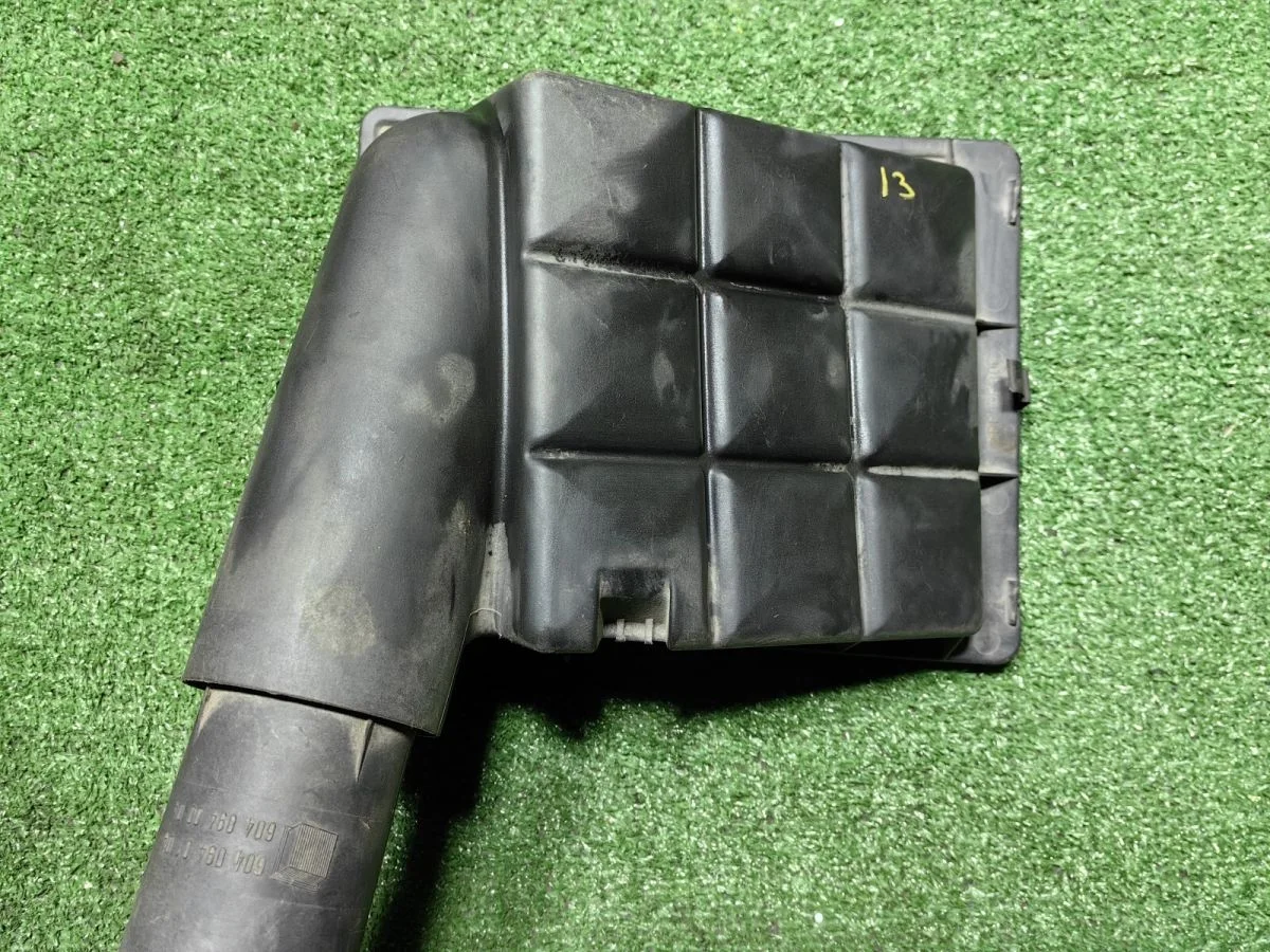 Крышка воздушного фильтра Mercedes-Benz W202