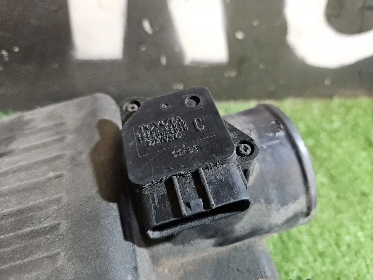 Массметр на Toyota Corolla E120