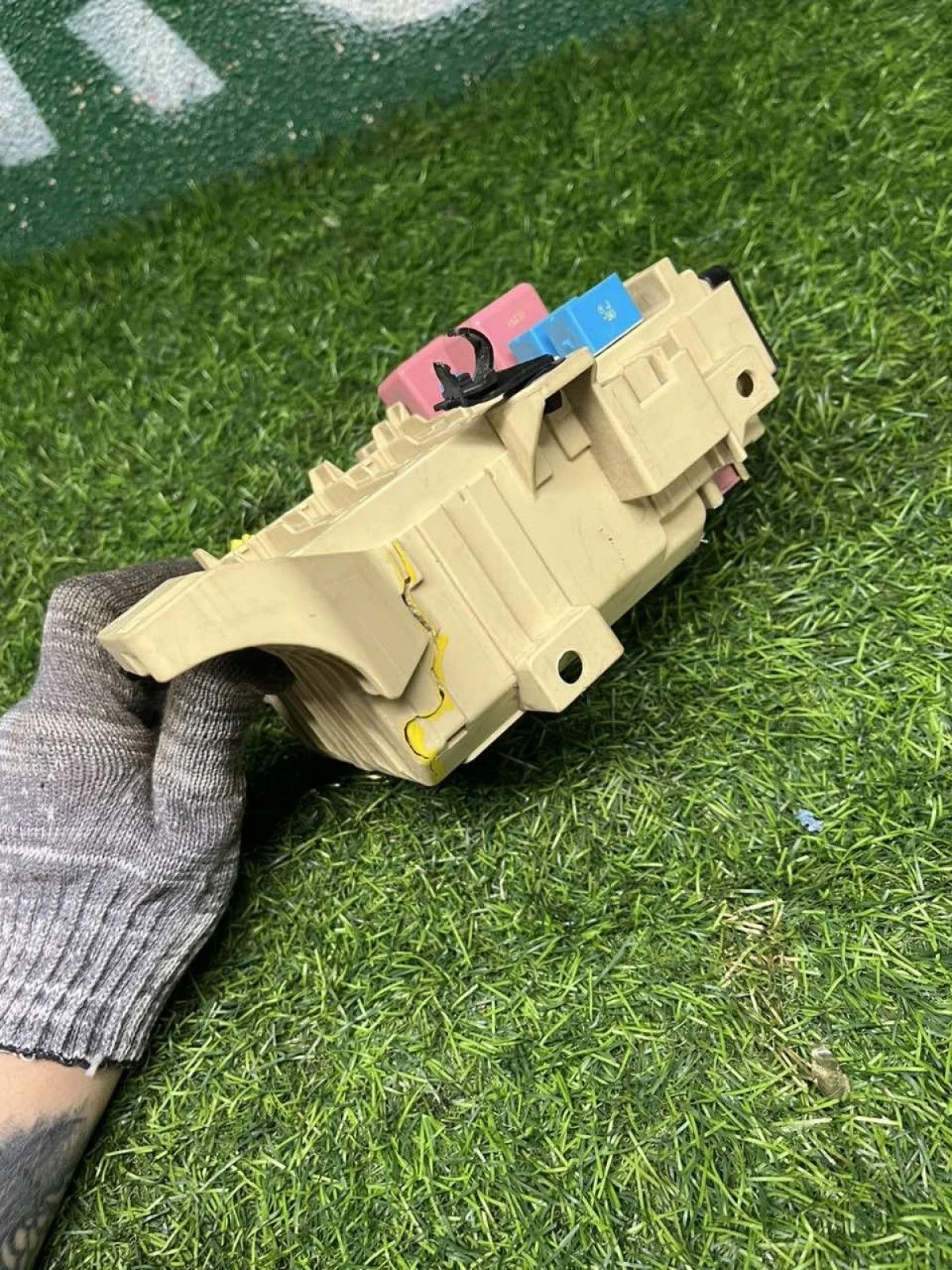 Toyota camry 40 блок предохранителя салонный