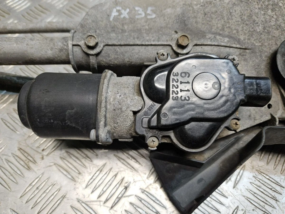 Моторчик трапеции на Infiniti FX35