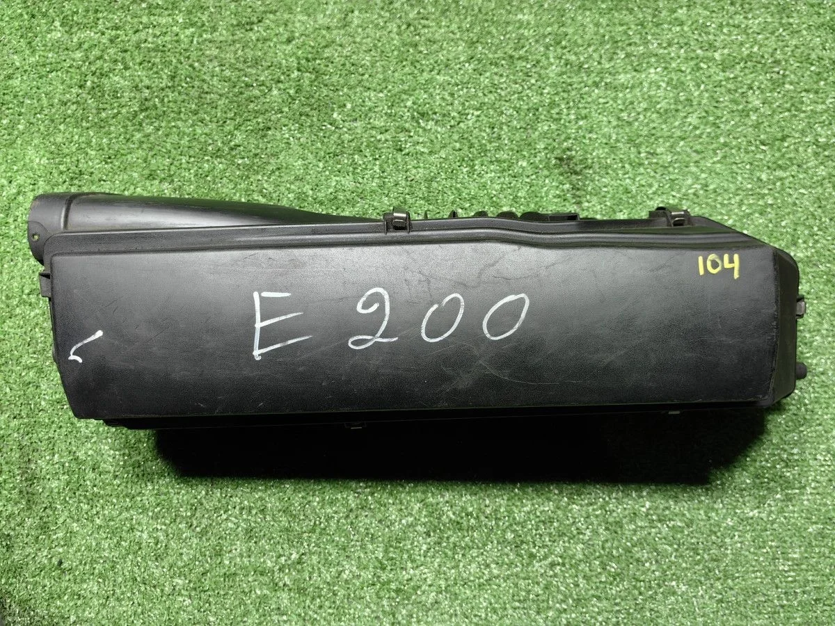 Корпус воздушного фильтра Mercedes-Benz E-Class