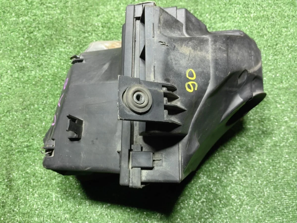 Корпус воздушного фильтра Volkswagen Passat B5